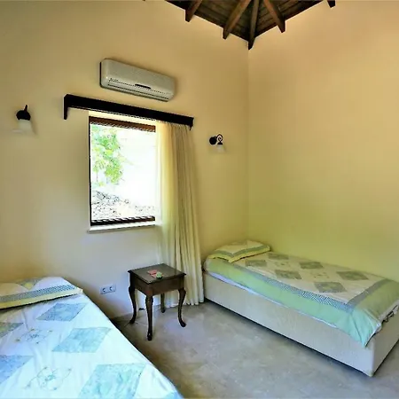 Parica. Villa