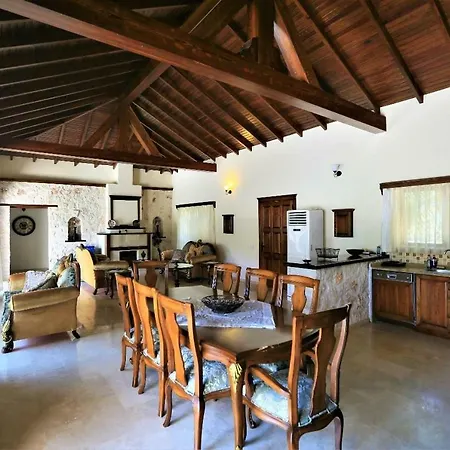 Villa Parica.