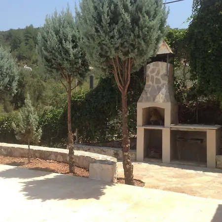 Parica. Villa *