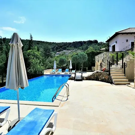 Parica. Villa *