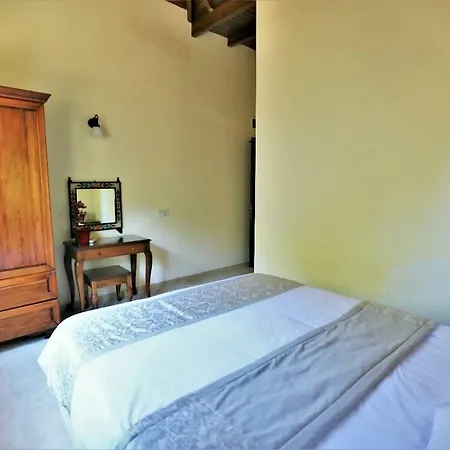 Parica. Villa